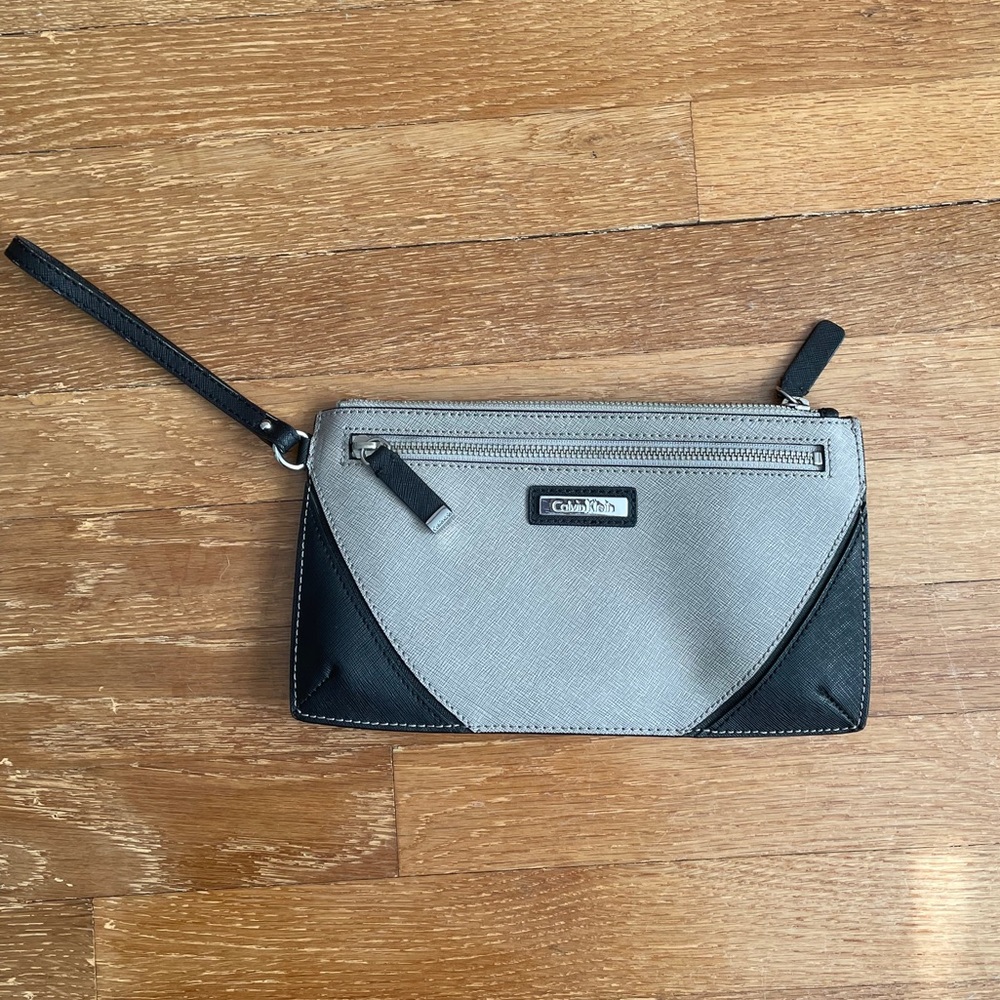 CALVIN Klein Wristlet - Picture 1 of 5